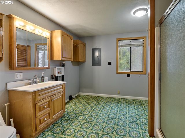 20788 HAZELNUT RIDGE Rd Ne, Scotts Mills, OR 97375