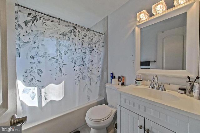 8203 WOODSIDE CT, Parkville, MD 21234