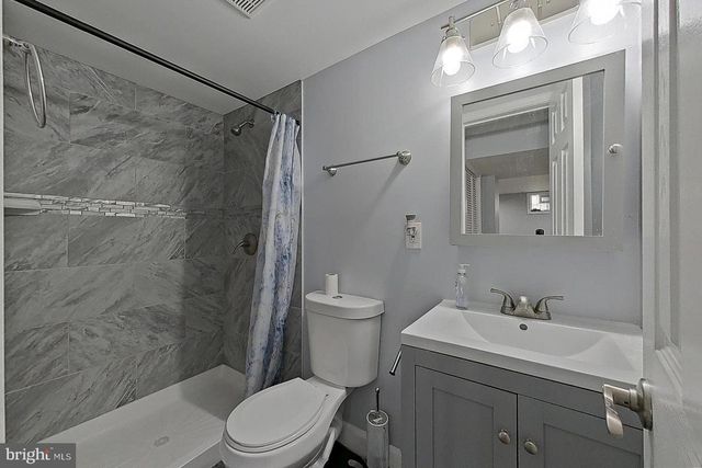 8203 WOODSIDE CT, Parkville, MD 21234