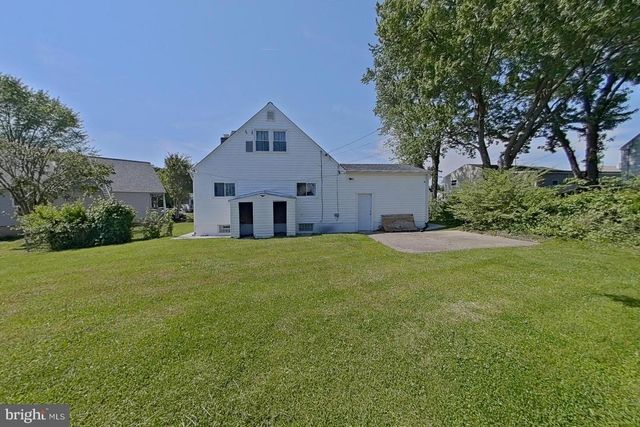 8203 WOODSIDE CT, Parkville, MD 21234