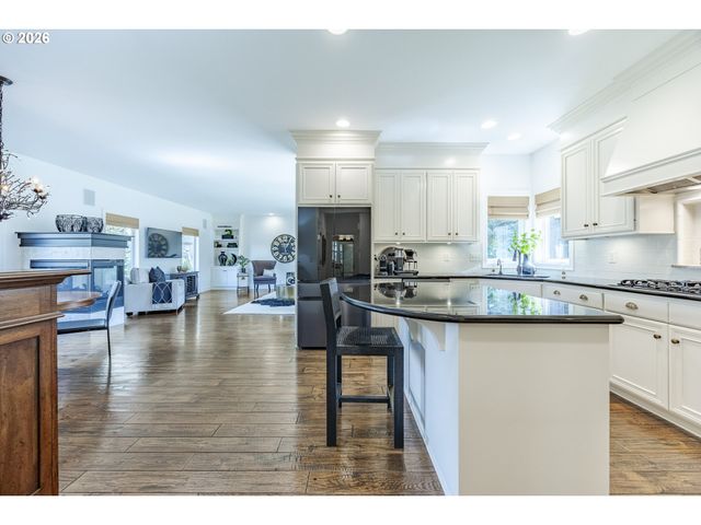 2332 DEVON Ave, Eugene, OR 97408