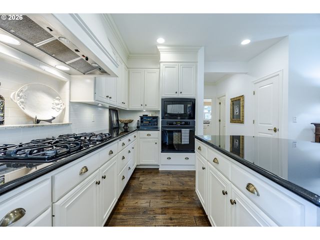 2332 DEVON Ave, Eugene, OR 97408