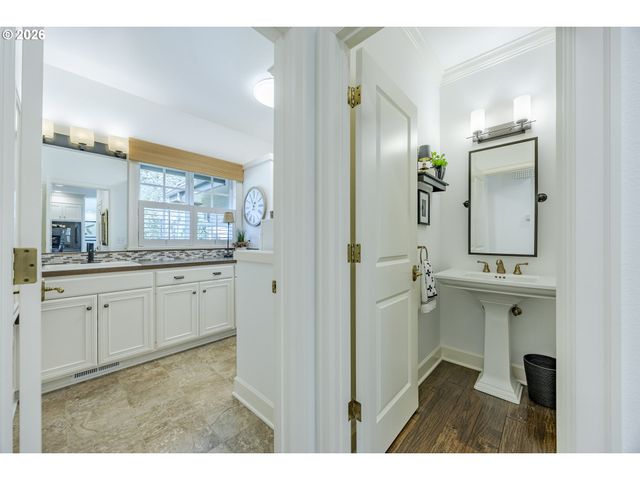 2332 DEVON Ave, Eugene, OR 97408