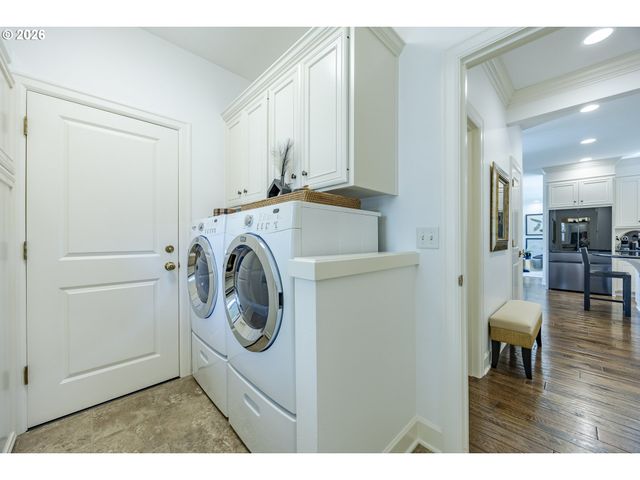 2332 DEVON Ave, Eugene, OR 97408