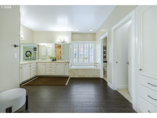 2332 DEVON Ave, Eugene, OR 97408