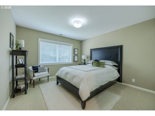 2332 DEVON Ave, Eugene, OR 97408