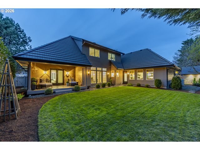 2332 DEVON Ave, Eugene, OR 97408