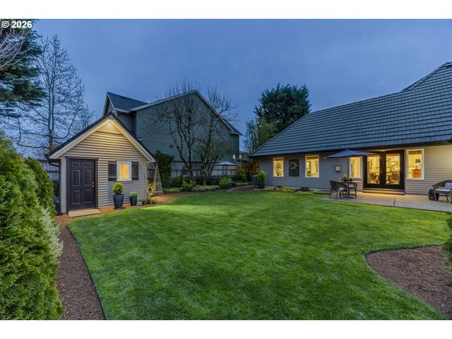 2332 DEVON Ave, Eugene, OR 97408