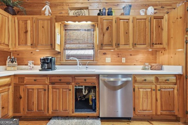 105 Blackberry Falls Court, Ellijay, GA 30536