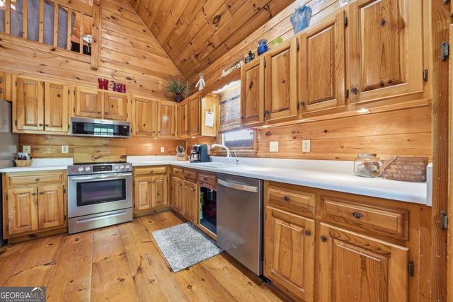 105 Blackberry Falls Court, Ellijay, GA 30536