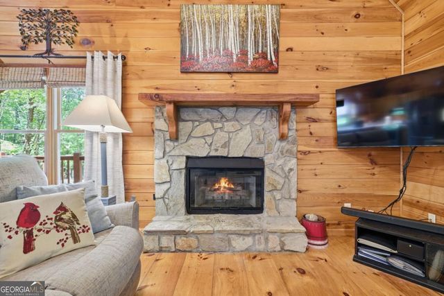 105 Blackberry Falls Court, Ellijay, GA 30536