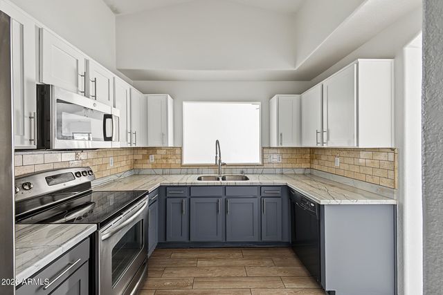 6432 W Crown King Road, Phoenix, AZ 85043