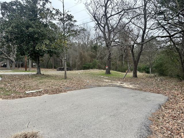 913 W Cayuga Drive, Athens, TX 75751