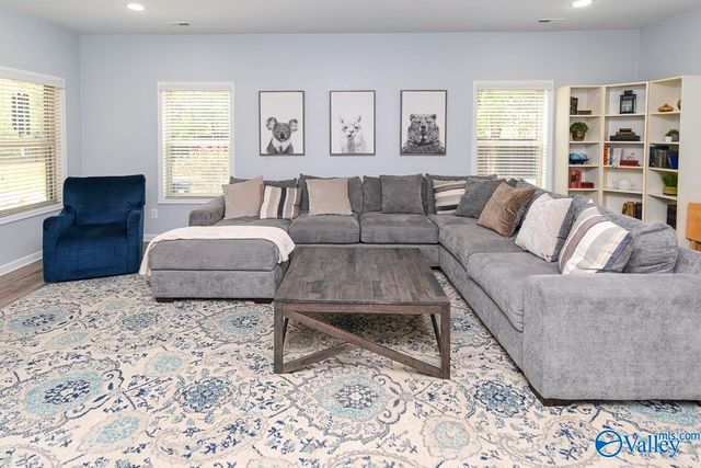 7502 SE Colibri Circle, Owens Cross Roads, AL 35763