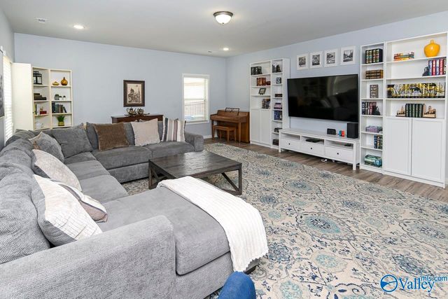 7502 SE Colibri Circle, Owens Cross Roads, AL 35763