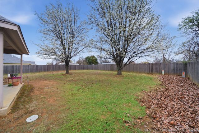 14049 S 300th East Avenue, Coweta, OK 74429