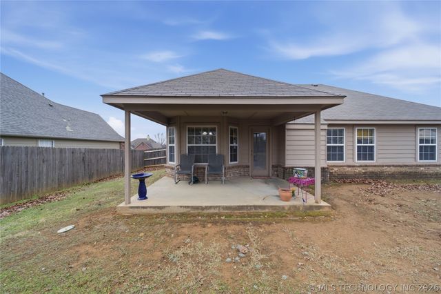 14049 S 300th East Avenue, Coweta, OK 74429