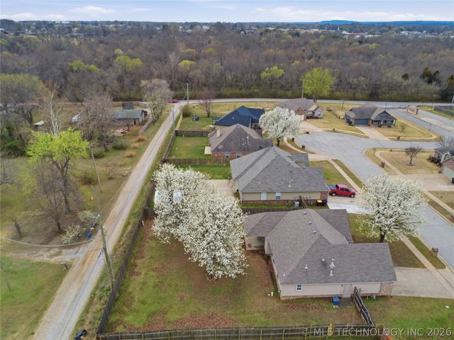 14049 S 300th East Avenue, Coweta, OK 74429