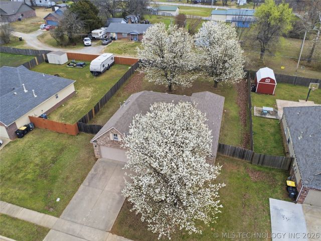 14049 S 300th East Avenue, Coweta, OK 74429