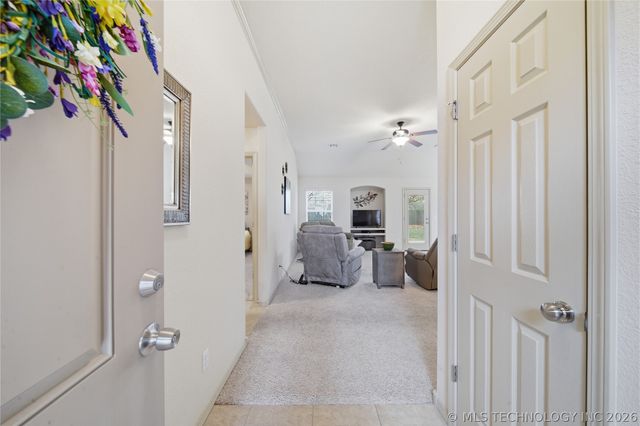 14049 S 300th East Avenue, Coweta, OK 74429