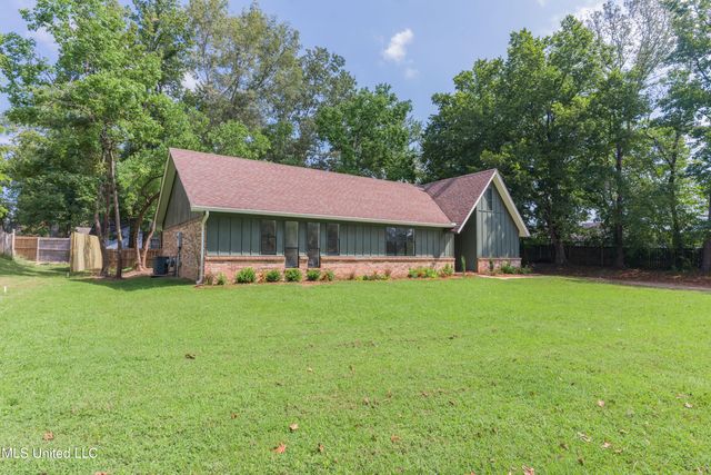 110 Casa Grande Drive, Clinton, MS 39056