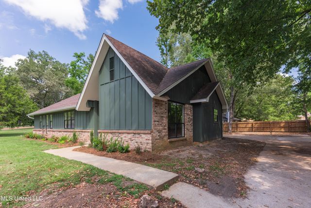 110 Casa Grande Drive, Clinton, MS 39056