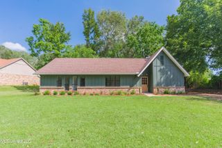 110 Casa Grande Drive, Clinton, MS 39056