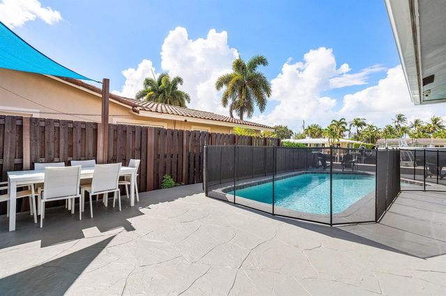 2200 SE 9TH Street, Pompano Beach, FL 33062