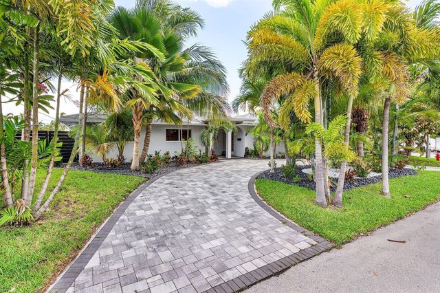2200 SE 9TH Street, Pompano Beach, FL 33062