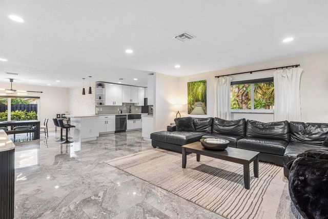 2200 SE 9TH Street, Pompano Beach, FL 33062
