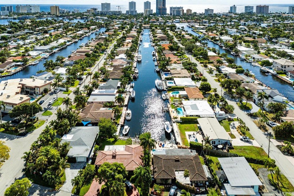 2200 SE 9TH Street, Pompano Beach, FL 33062