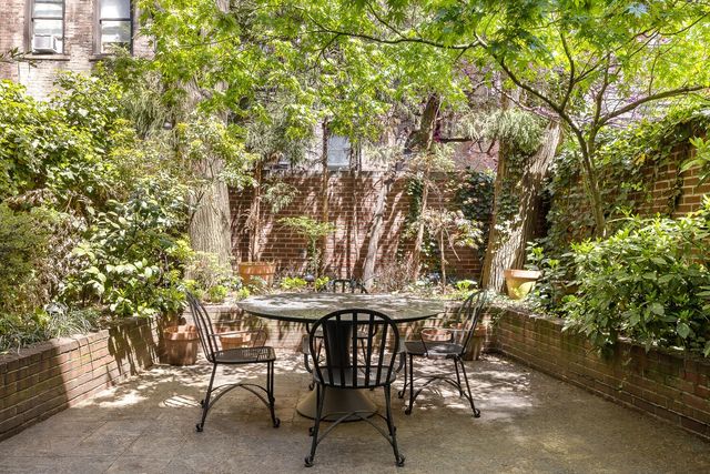 327 E 18TH Street, New York City, NY 10003