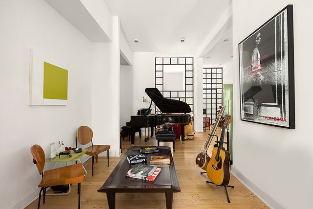 327 E 18TH Street, New York City, NY 10003
