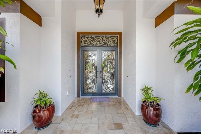 214 9th ST NW, Naples, FL 34120
