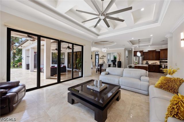 214 9th ST NW, Naples, FL 34120