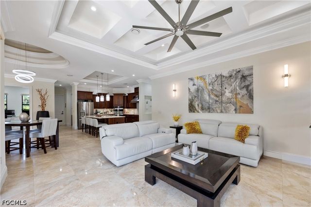 214 9th ST NW, Naples, FL 34120