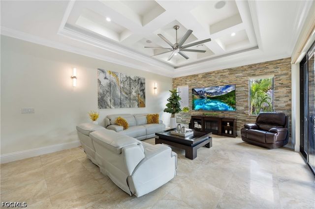 214 9th ST NW, Naples, FL 34120