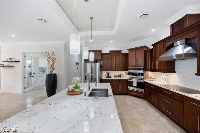 214 9th ST NW, Naples, FL 34120