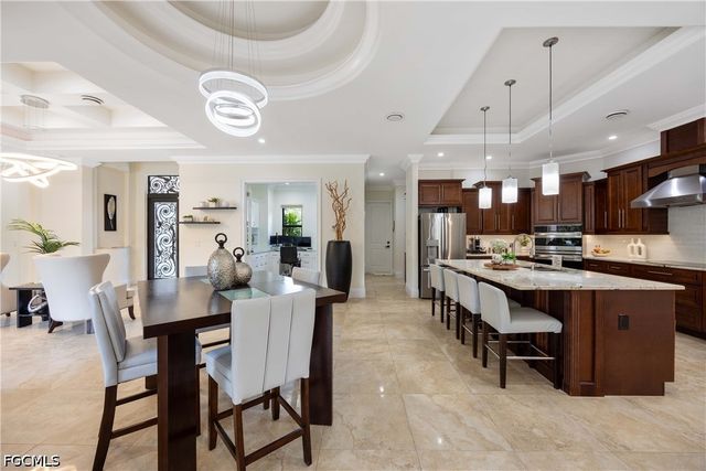 214 9th ST NW, Naples, FL 34120