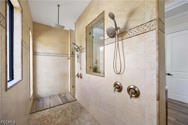 214 9th ST NW, Naples, FL 34120