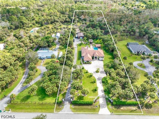 214 9th ST NW, Naples, FL 34120