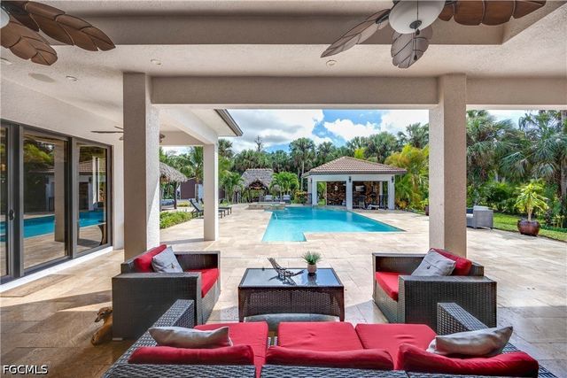 214 9th ST NW, Naples, FL 34120