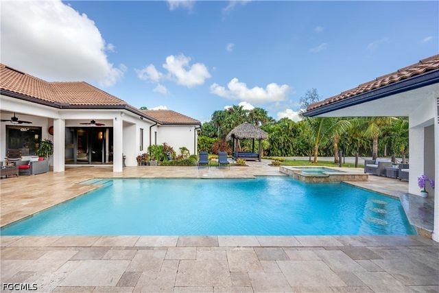214 9th ST NW, Naples, FL 34120