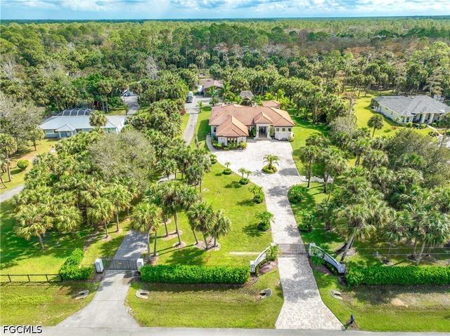 214 9th ST NW, Naples, FL 34120