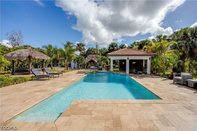 214 9th ST NW, Naples, FL 34120
