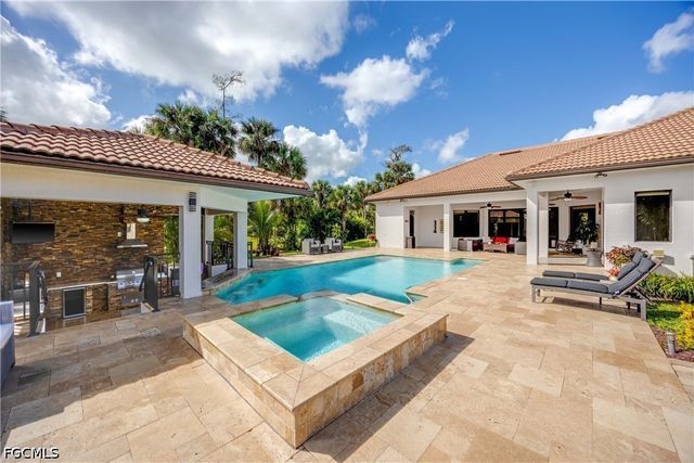 214 9th ST NW, Naples, FL 34120