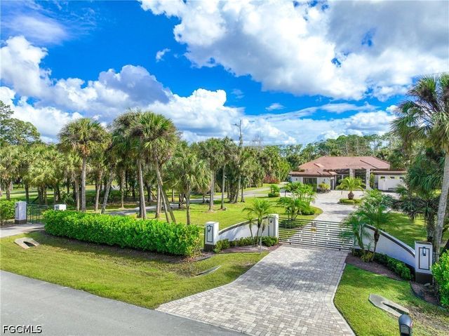 214 9th ST NW, Naples, FL 34120