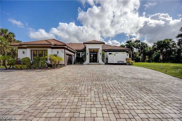 214 9th ST NW, Naples, FL 34120