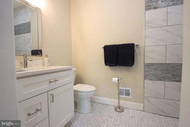 2011 HIGHLAND RIDGE DR, Phoenix, MD 21131