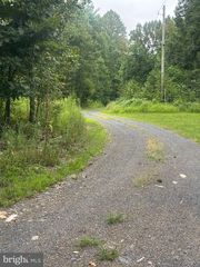 5833 MOUNTAIN ROAD RD, Chambersburg, PA 17202